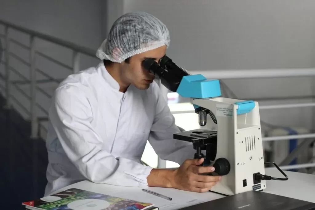 3. Cum se face recoltarea exsudatului faringian