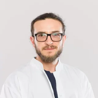 Alexandru R